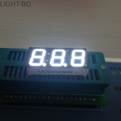 พื้นผิวมุมมองกว้างเมาท์ 7 ส่วนการแสดงผล LED สามหลักอายุการใช้งานนาน