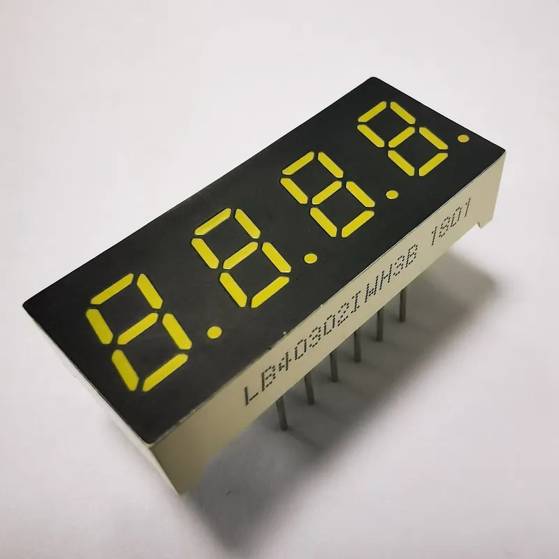 สีขาว 7.62 มม 4 ดิจิต 7 ช่อง LED Display Common Anode สําหรับตัวชี้อุณหภูมิ 0