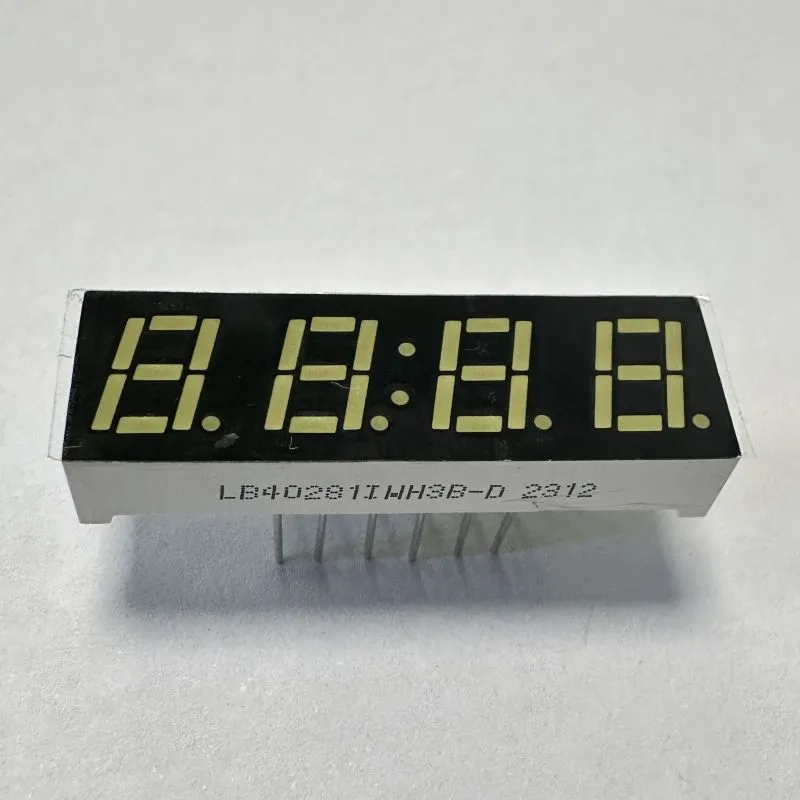 หน้าจอ LED ขาว 7 มิลลิเมตร 4 หลัก 7 เซ็กเมนต์ Common Anode สําหรับพานิลมูลติเมตร 1